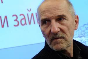 В России известный рок-музыкант загремел в больницу с инфарктом