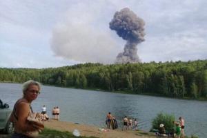 В российском Красноярском крае горят склады с боеприпасами: есть пострадавшие жители