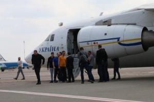 Освобожденные из плена украинцы рассказали, как чувствуют себя на родной земле