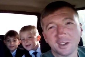 На Донетчине глава военной администрации возит детей в школу на личном авто