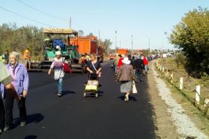 В Станице Луганской продолжаются работы по восстановлению моста