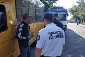 Ездить опасно: В Лисичанске правоохранители провели проверку маршруток