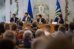 Зеленский заявил, что за работу «теневых» АЗС на Ровненщине придется отвечать по закону