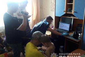 На Киевщине задержан горе-отец, снимавший порно с участием своих детей пяти и двух лет
