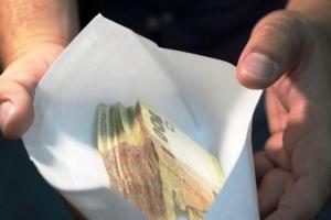 На Луганщине начальник главного управления Гоструда "погорел" на взятке