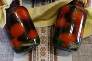 Маринованные помидоры с виноградом на зиму