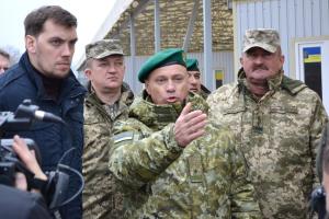 Гончарук вслед за Зеленским приехал в зону ООС