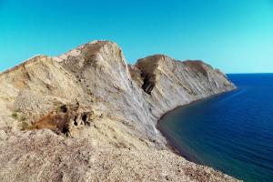 В Крыму мыс Хамелеон обвалился в море
