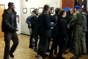 В Киеве суд о переименовании проспектов Бандеры и Шухевича закончился массовой дракой
