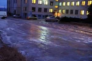 Кто на чем катается: лисичанский "каток" из нечистот в противовес харьковскому