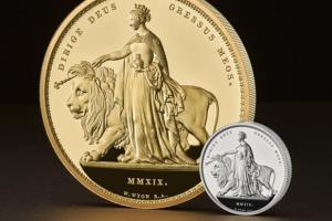 В Британии отчеканили гигантскую монету весом в 5000 фунтов 