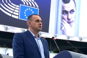 "Я не верю Путину и призываю вас не верить ему": мощная речь Сенцова в Европарламенте