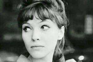 Во Франции скончалась легендарная актриса "новой волны" Анна Карина