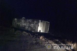 Под Авдеевкой перевернулся автобус с 50 пассажирами