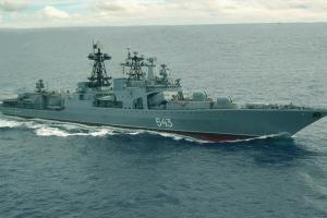 Российские военные корабли накрыло мощным штормом