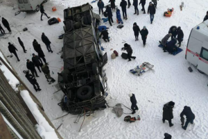 В России автобус с пассажирами рухнул с моста: 19 человек погибло