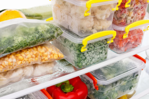 Продукты, которые нельзя замораживать: что нужно немедленно убрать из морозилки