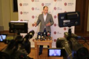 Вернулись из Китая: Во Львове госпитализированы двое граждан Украины