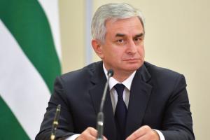 Президент Абхазии ушел в отставку