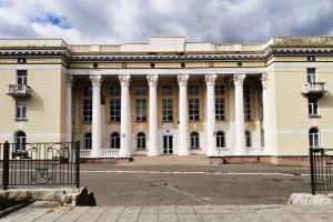 Отсутствие воды, разграбленный "Пролетарий", "убитые" дороги: громада Лисичанска обсудит наболевшие проблемы города