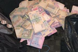 Чиновника Секретариата Кабмина задержали за взятку в 2 млн гривен
