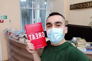 "Все тронуты": украинцам и иностранцам в обсервации в Новых Санжарах прислали книги