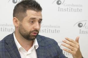 "Нет достоверной информации": Арахамия сомневается в том, какая из сторон начала наступление у Золотого