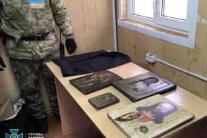 Культурно-историческая ценность: В Меловом задержали мужчину с контрабандой