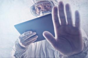 В Великобритании хотят закрыть на 4-месячный карантин всех пожилых граждан