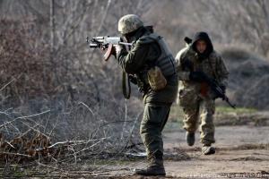 Оккупанты 6 раз открыли огонь по украинским защитникам и мирному населению - штаб