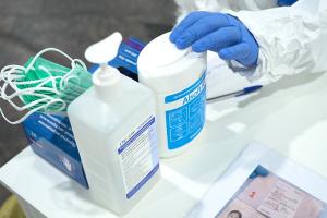 Искусственная паника: Жители Лисичанска обсуждают ажиотаж на маски и антисептики