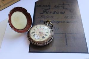 Родственников не нашли: в Лисичанский музей из Германии переданы вещи узника концлагеря Дахау