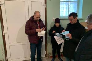 В украинские больницы передадут 10 миллионов медицинских масок, - Шмыгаль