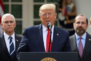 Сдал тест на коронавирус: Трамп запретил въезд в США жителям Британии и Ирландии
