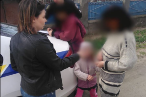 В Херсоне 6-летнюю девочку забрали у ненормальных родственников, которые обливали ее холодной водой