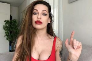 "Паспорт съела собака": Блогер хотела обманом попасть в Украину