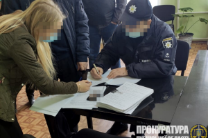 В Кременной полицейские украли авто с места ДТП для получения взятки - прокуратура
