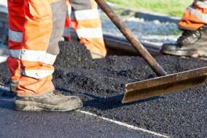 Успели: В Лисичанске деньги, выделенные на ремонт дорог, потратили на неконкурентные закупки