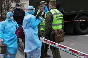 Правительство Украины разрешило принудительное обследование на коронавирус