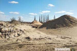 В промышленных масштабах: В Северодонецке задержан предприниматель, незаконно добывающий песок