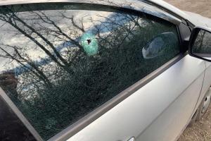 На Донбассе боевики атаковали автомобиль с журналистами