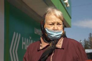 Можно ли пенсионерам ходить в магазин, на работу, ездить на дачу: разъяснение Кабмина касательно карантина для лиц старше 60 лет