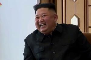 Ким Чен Ын появился на публике с загадочным следом на руке
