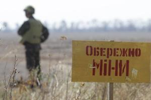 Оккупанты прокладывают проходы через собственные минные поля - разведка