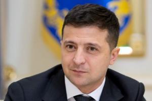 Декларация Зеленского: сколько президент и его семья заработали за год