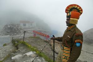 На границе Индии и Китая произошла массовая стычка между военными