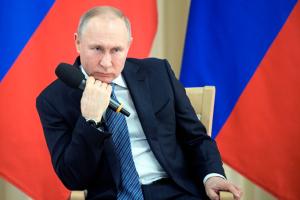В разгар эпидемии в России решили снять карантин