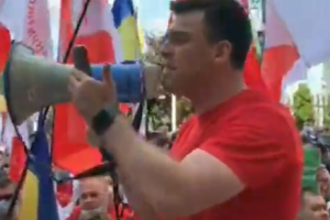 "Немой президент - не мой президент": Под офисом Зеленского проходит акция протеста - видео