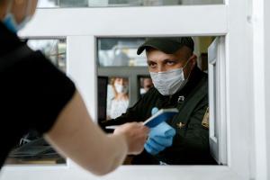 Пропуск иностранцев в Украину возобновлен: кому "светит" обсервация