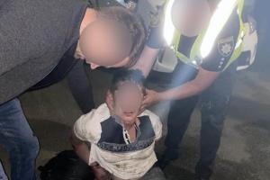 На Киевщине психически больной пациент зарезал врача и сбежал из больницы